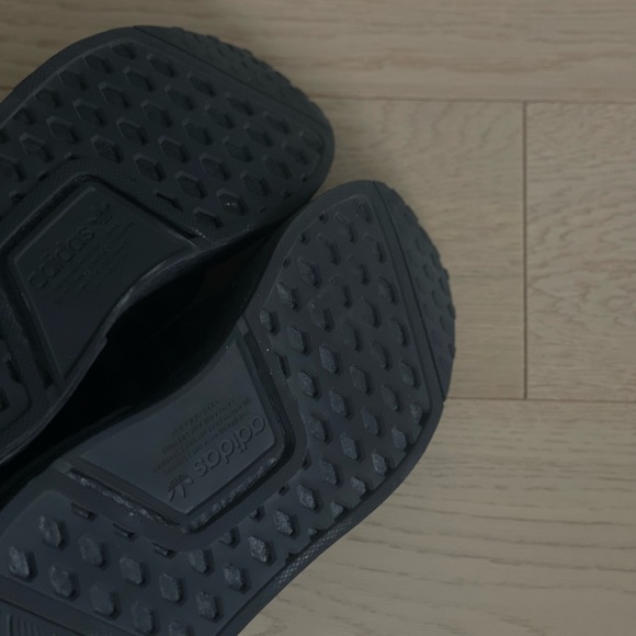 Adidas NMD R1 Black/Red Size US6.5 Womens - Picture 3 of 4